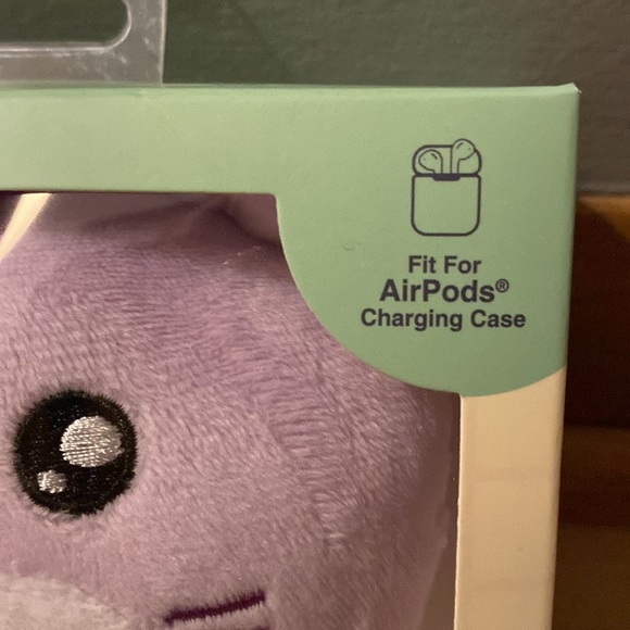 BRAND NEW KITTEN PLUSH CASE FIT FOR AIRPODS CHARGING CASE! NIB! SMOKE FREE HOME. - Picture 3 of 7
